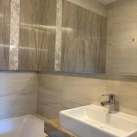 Capital - Towarowa 아파트