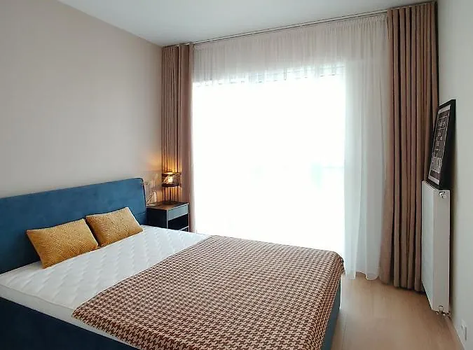 Capital - Towarowa * 포즈난