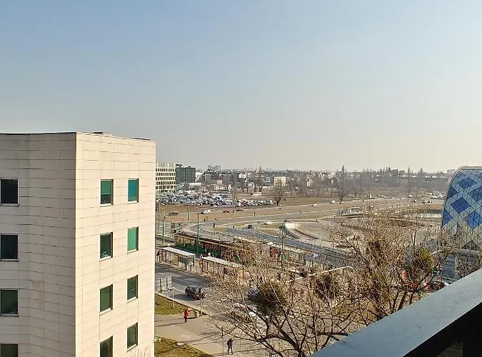 Capital - Towarowa * 포즈난