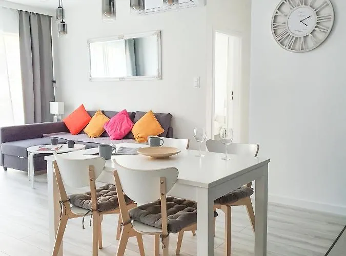 Capital - Towarowa 아파트