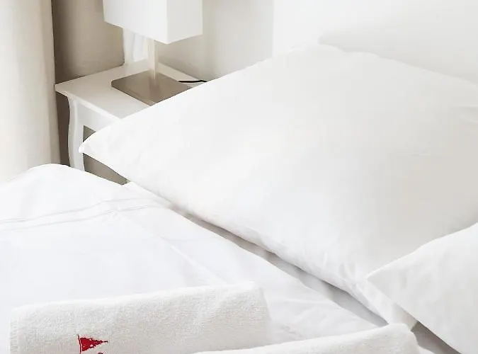 Capital - Towarowa * بوزنان