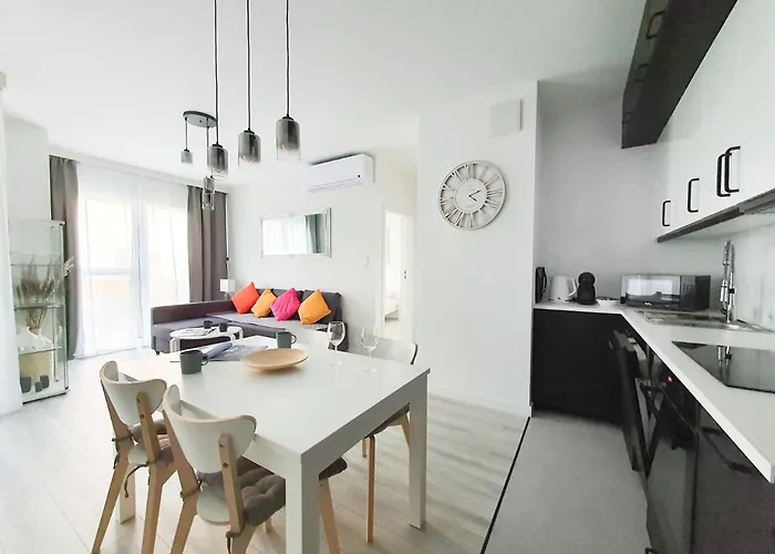 Capital - Towarowa 포즈난