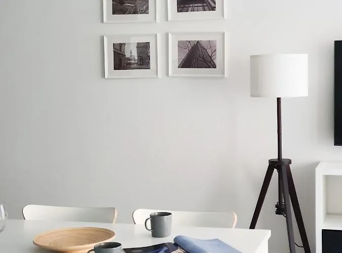 Capital - Towarowa * 포즈난