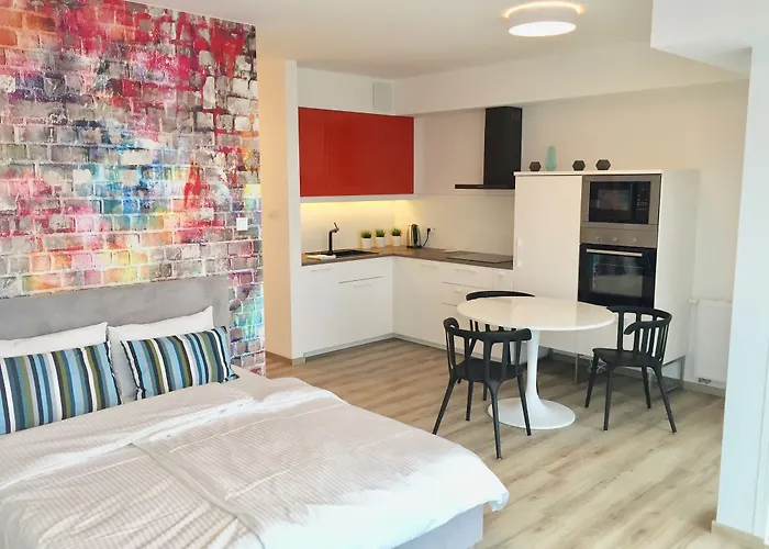 Capital - Towarowa * 포즈난