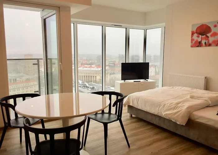 Capital - Towarowa *