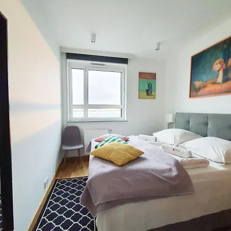 Capital - Towarowa Апартаменты