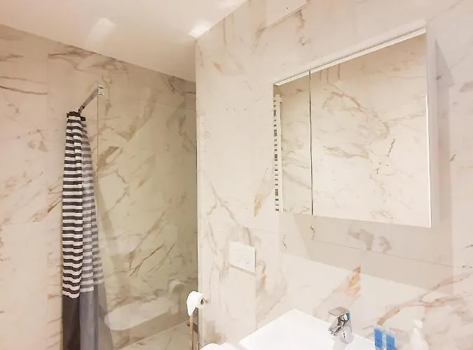 Capital - Towarowa شقة